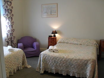 Aaron Cottage - Kalgoorlie Accommodation 6