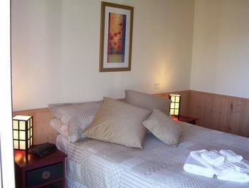 Yarraglen BnB - Kalgoorlie Accommodation 5