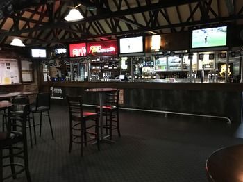 Avoca Beach Hotel & Resort - Kalgoorlie Accommodation 3