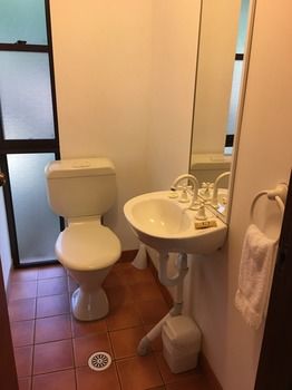 Avoca Beach Hotel & Resort - Kalgoorlie Accommodation 6
