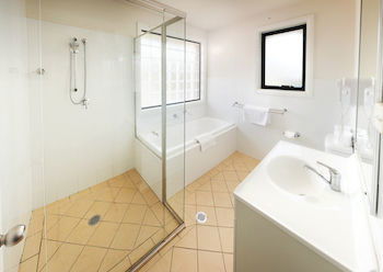 Charlestown Terrace - Kalgoorlie Accommodation 0