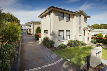 Charlestown Terrace - Kalgoorlie Accommodation 3