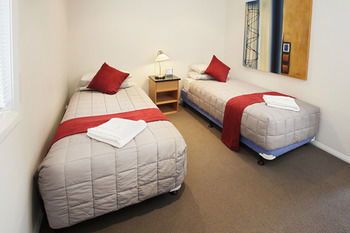 Charlestown Terrace - Kalgoorlie Accommodation 15