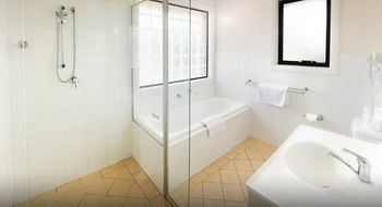 Charlestown Terrace - Kalgoorlie Accommodation 16