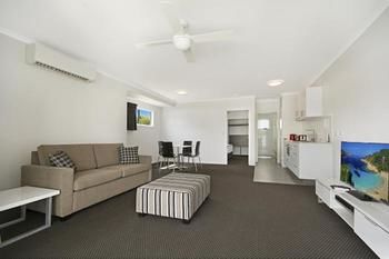 Cooroy Luxury Motel Apartments Noosa - Kalgoorlie Accommodation 6