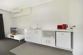 Cooroy Luxury Motel Apartments Noosa - Kalgoorlie Accommodation 14