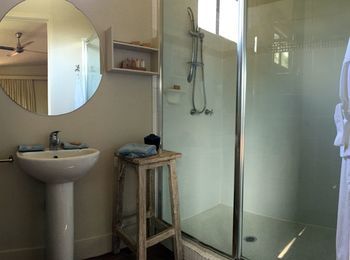 Phoenix Eumundi Bed & Breakfast - Kalgoorlie Accommodation 5