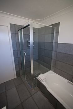 Emerald Views - Kalgoorlie Accommodation 2