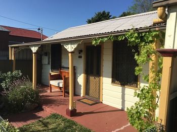 A Settler's Cottage - Kalgoorlie Accommodation 11