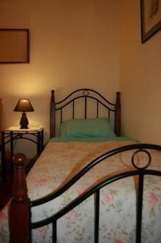 A Settler's Cottage - Kalgoorlie Accommodation 15