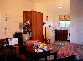 Aberdeen Court - Kalgoorlie Accommodation 0