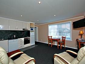 Abbey's On Church - Kalgoorlie Accommodation 1