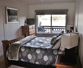 Tranquility Waters - Kalgoorlie Accommodation 4