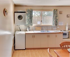 Amos House And Swansea Ocean Villas - Kalgoorlie Accommodation 1