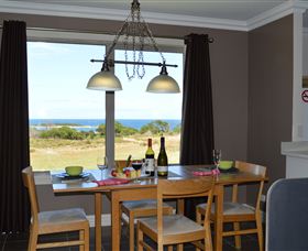 A Portside Experience - King Island - Kalgoorlie Accommodation 0