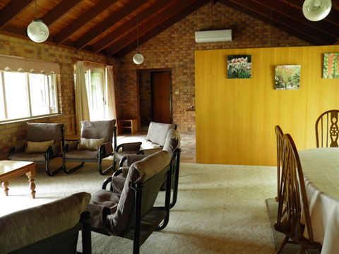 Coucals Of Mount Crosby - Kalgoorlie Accommodation 0