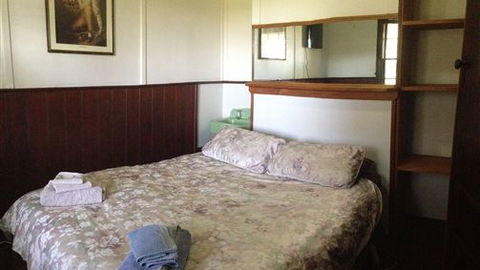 Twin Palms Cottage - Kalgoorlie Accommodation 1
