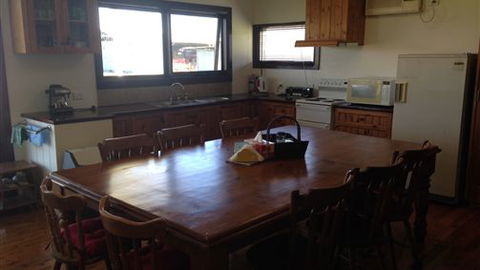 Twin Palms Cottage - Kalgoorlie Accommodation 3