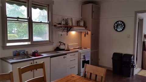 Lakeside Vista Holiday House - Kalgoorlie Accommodation 1