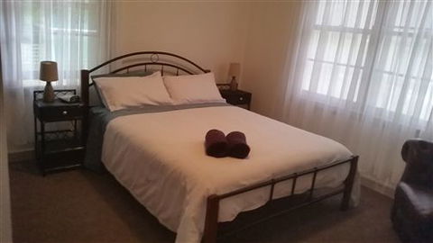 Lakeside Vista Holiday House - Kalgoorlie Accommodation 2