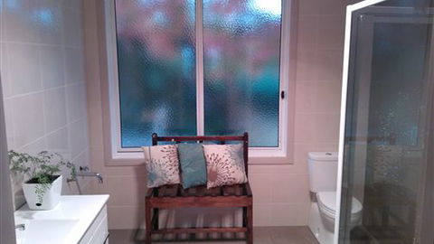 Lakeside Vista Holiday House - Kalgoorlie Accommodation 6