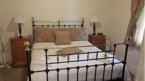 Abaleen House - Kalgoorlie Accommodation 2