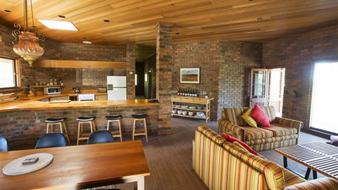 The Eagles Nest - Kalgoorlie Accommodation 1