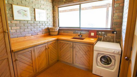 The Eagles Nest - Kalgoorlie Accommodation 5