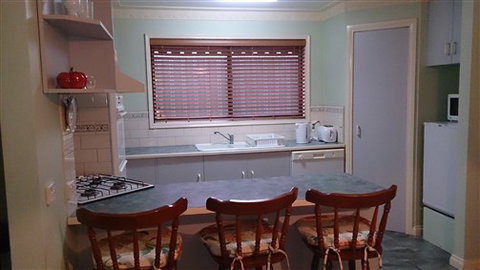 Mallard House Ballarat - Kalgoorlie Accommodation 1