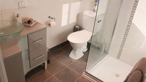 Acacia Villa - Kalgoorlie Accommodation 4