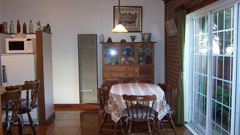 Abaco House - Kalgoorlie Accommodation 4