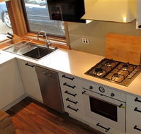 Wallace's - Crystal Creek Chalet 1 - Kalgoorlie Accommodation