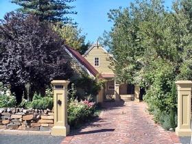 A Secret Treasure - Kalgoorlie Accommodation 0