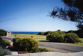 Botts Beach Retreat - Kalgoorlie Accommodation 2