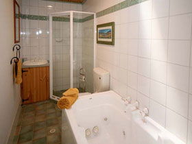 Karinga Park Coach House - Kalgoorlie Accommodation 3