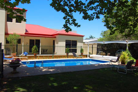 Aarinda Retreat - Kalgoorlie Accommodation 4