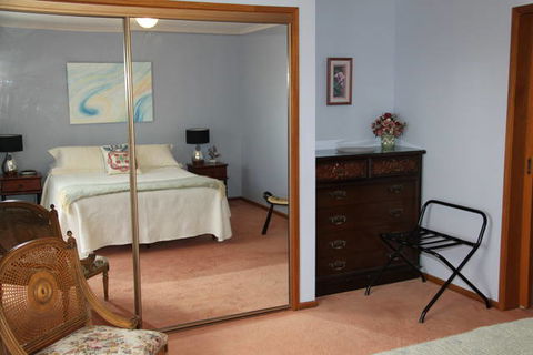 Adrienne's Place On The Hill - Kalgoorlie Accommodation 1