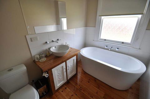 Ain Garth Self Catering Accommodation - Kalgoorlie Accommodation 4