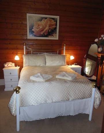 Airleigh Rose Cottage - Kalgoorlie Accommodation 2