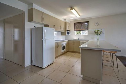 Albacore Apartments - Kalgoorlie Accommodation 3