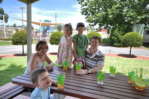 Albury All Seasons Tourist Park - Kalgoorlie Accommodation 2