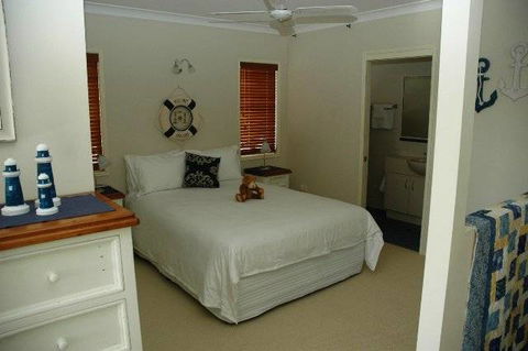 Alexander Lakeside Bed & Breakfast - Kalgoorlie Accommodation 1