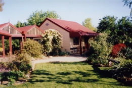 Alpine Country Cottages - Kalgoorlie Accommodation 0
