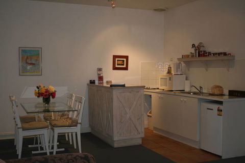 Amy's House - Kalgoorlie Accommodation 3