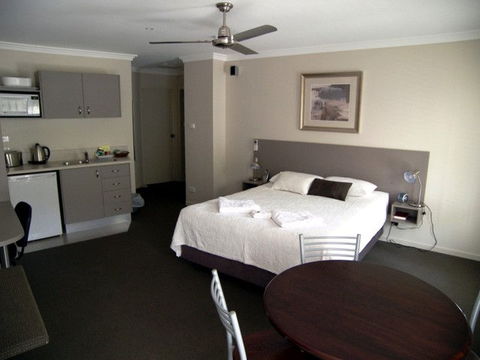 Aston Hill Motor Lodge - Kalgoorlie Accommodation 0