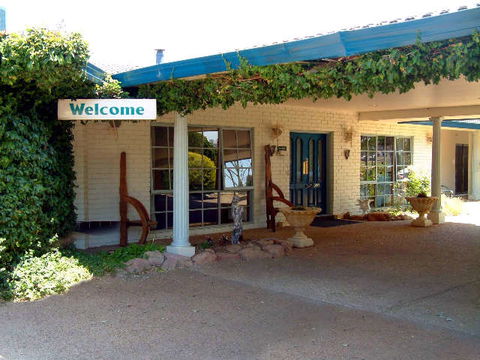 Australian Homestead - Kalgoorlie Accommodation 0
