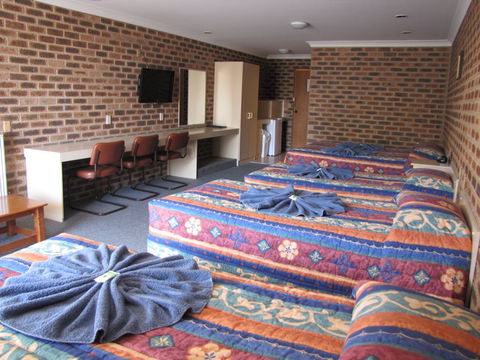 Big Trout Motor Inn - Kalgoorlie Accommodation 0