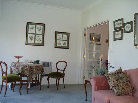 Birchwood Devonport Self Contained Self Catering Accommodation - Kalgoorlie Accommodation 2