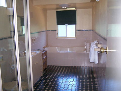 Econo Lodge Griffith Motor Inn - Kalgoorlie Accommodation 3
