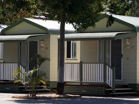 Emerald Cabin & Caravan Village - Kalgoorlie Accommodation 0